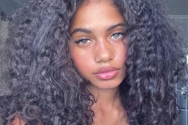 Riley, 28, a auburn blue-eyed ebony companion based in Bouvron. Offering Travel Companion, Massage, A-Level, BDSM. Available for incall and outcall, overnigh...