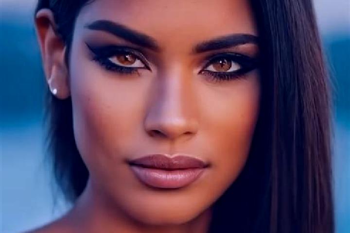 Riley, 28, a auburn brown-eyed latina companion based in Stavern. Offering Girlfriend Experience, Fetish, GFE. Available for incall and outcall, overnight bo...