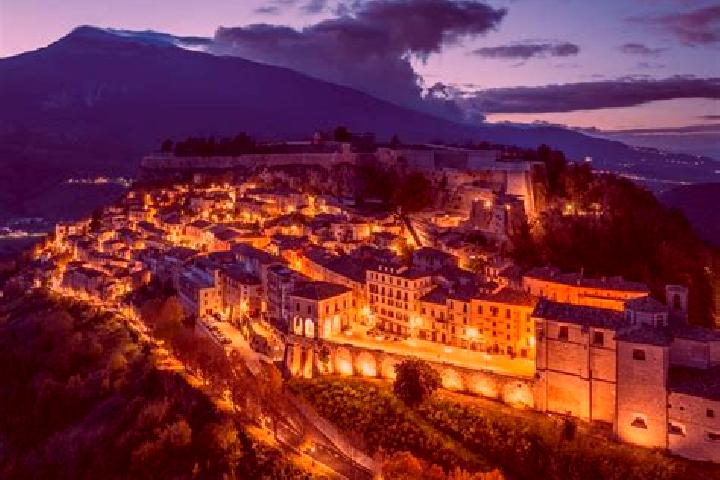 Riley, 28 — Escort in Alanno, Italy