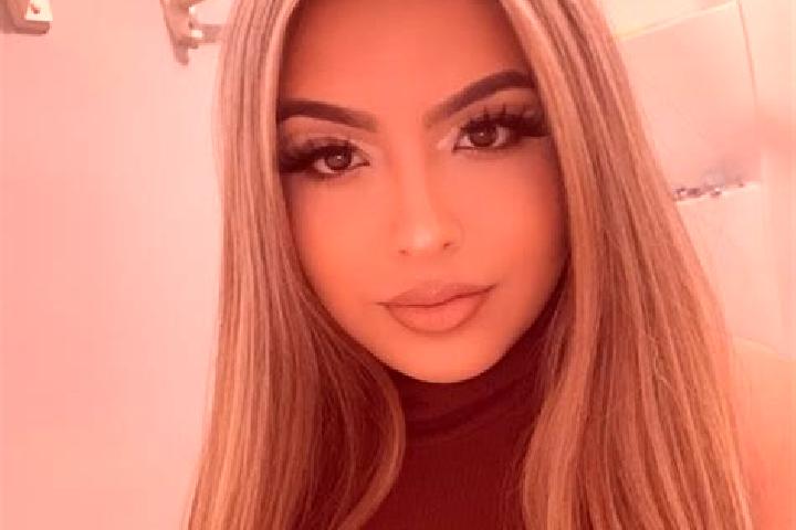 Riley, 29, a blonde grey-eyed latina companion based in Vlokhoven. Offering Dinner Date, Roleplay, BDSM. Available for incall and outcall, day and evening da...