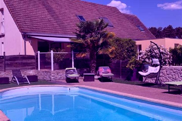 Riley, 29 — Escort in Brette-les-Pins, France