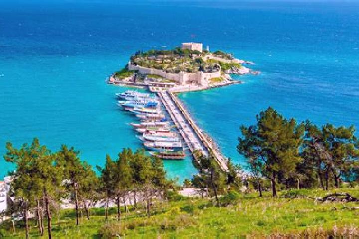 Riley, 29 — Escort in Didyma, Greece