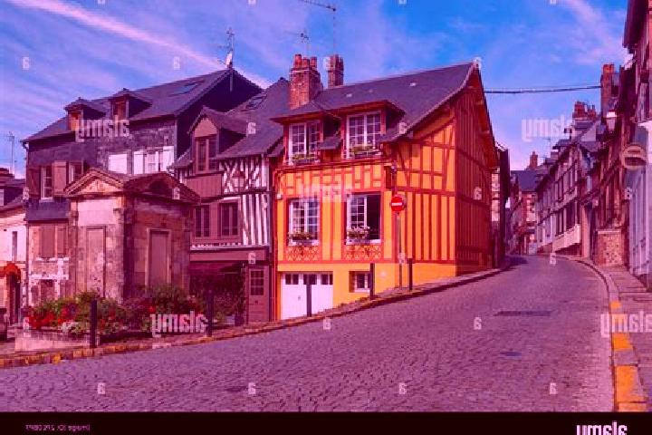 Riley, 29 — Escort in Honfleur, France