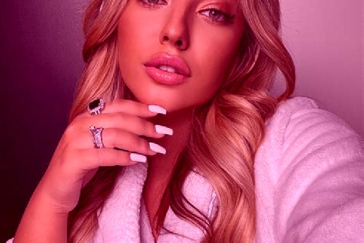 Riley, 30, a blonde grey-eyed latina companion based in Maiche. Offering Striptease, Domination, Massage. Available for incall and outcall, overnight booking...