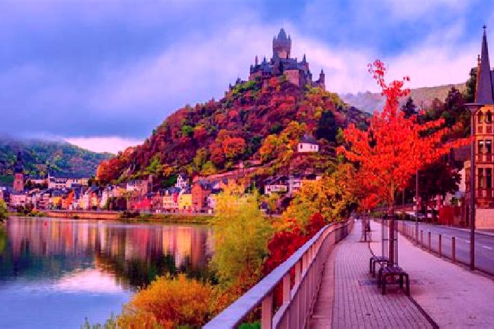 Riley, 30 — Escort in Cochem, Germany