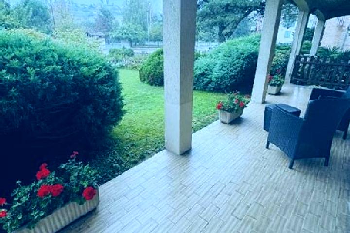 Riley, 30 — Escort in Mombercelli, Italy