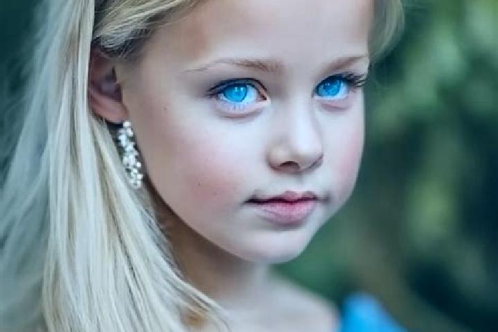 Riley, 31, a blonde blue-eyed caucasian companion based in Studzienice. Offering OWO, CIM, GFE. Available for incall and outcall, overnight bookings available.