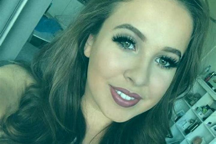 Riley, 31, a brunette amber-eyed mixed companion based in Kizilcadag. Offering A-Level, Dinner Date, Fetish. Available for incall and outcall, overnight book...