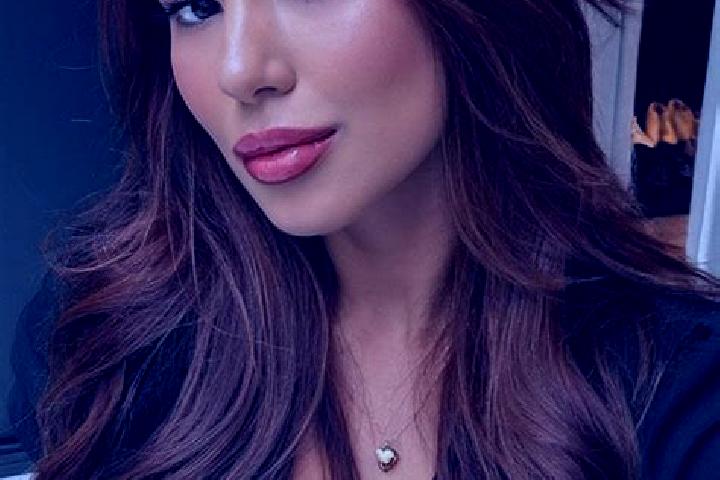 Riley, 31, a chestnut brown-eyed latina companion based in Taixi. Offering A-Level, Overnight. Available for incall and outcall, overnight bookings available.