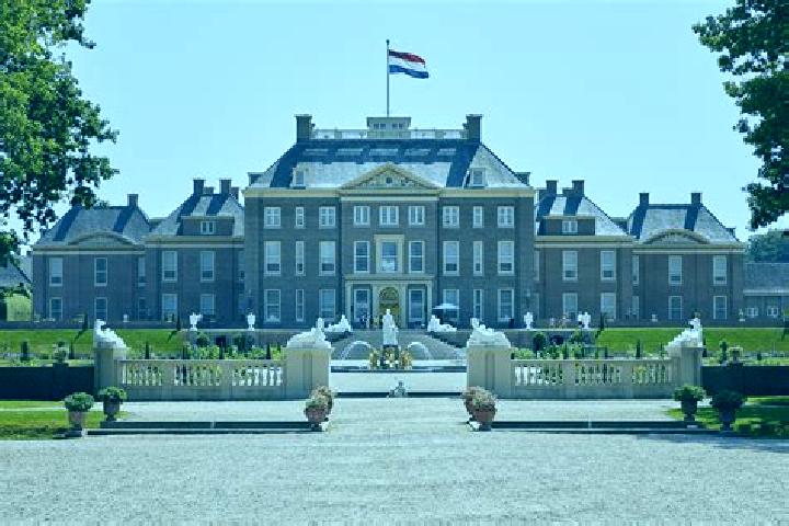 Riley, 31 — Escort in Het Loo, Netherlands