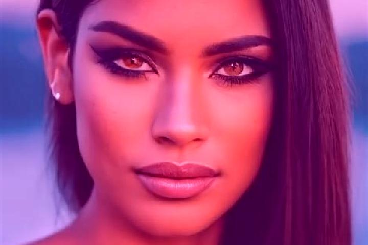 Riley, 32, a auburn brown-eyed latina companion based in Theilheim. Offering Deep French Kissing, Domination, 69. Available for incall and outcall, day and e...