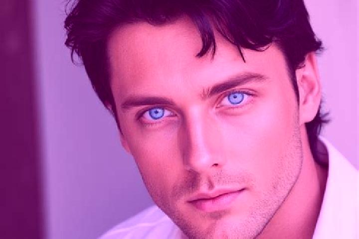 Riley, 32, a auburn dark-eyed middle eastern companion based in Wringinputih. Offering Prostate Massage, A-Level, Deep French Kissing, Duos, Tantra. Availabl...