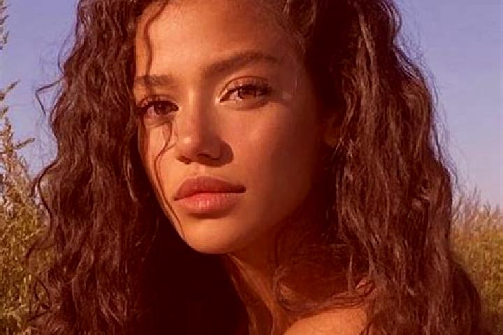 Riley, 32, a black brown-eyed latina companion based in Caiana. Offering GFE, Prostate Massage, A-Level. Available for incall and outcall, day and evening da...