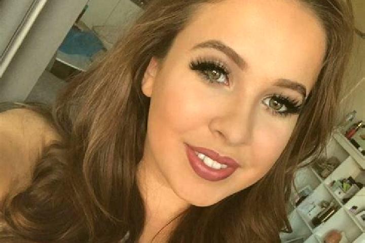 Riley, 32, a chestnut green-eyed caucasian companion based in Santa Ana Batha. Offering Striptease, Fetish, Tantra, BDSM, Roleplay. Available for incall and ...