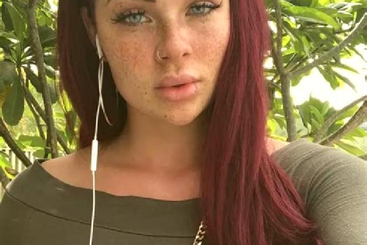 Riley, 32, a red blue-eyed mediterranean companion based in Vila Nova da Barquinha. Offering Overnight, Tantra, OWO, Domination. Available for incall and out...