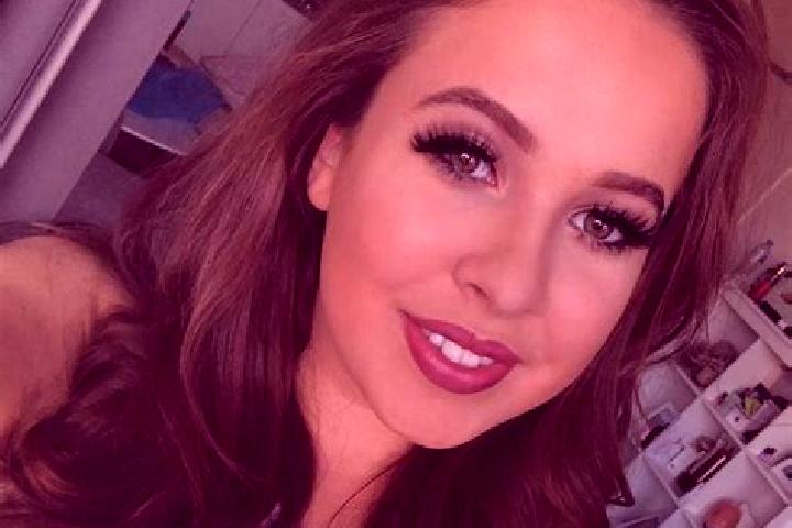 Riley, 32, a red dark-eyed mixed companion based in Saint Johnsbury. Offering Striptease, 69, Prostate Massage. Available for incall and outcall, day and eve...