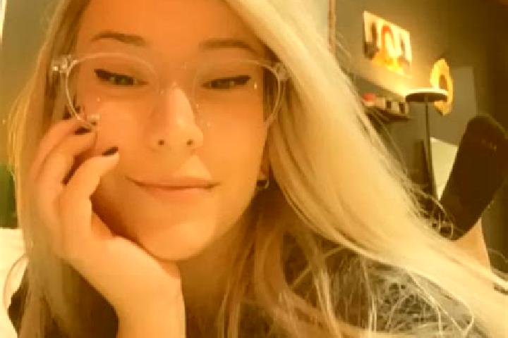 Riley, 33, a blonde amber-eyed asian companion based in Kote. Offering Roleplay, Party Girl, Deep French Kissing, Domination, Erotic Massage. Available for i...