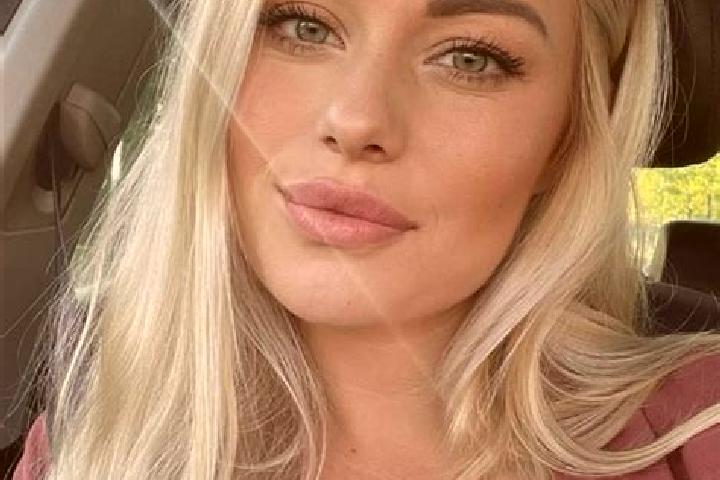 Riley, 33, a blonde hazel-eyed asian companion based in Wadersloh. Offering GFE, Domination, Striptease, Couples. Available for incall and outcall, day and e...