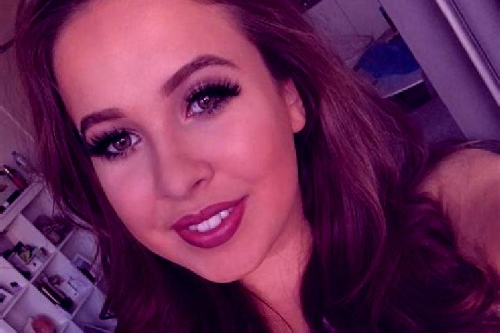 Riley, 33, a chestnut blue-eyed european companion based in Bad Duerkheim. Offering Dinner Date, Party Girl, Domination, Erotic Massage, Tantra. Available fo...