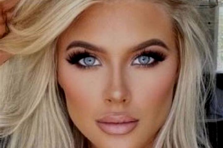 Riley, 33, a platinum blonde dark-eyed mediterranean companion based in Daso. Offering BDSM, Duos, Girlfriend Experience, Party Girl. Available for incall an...