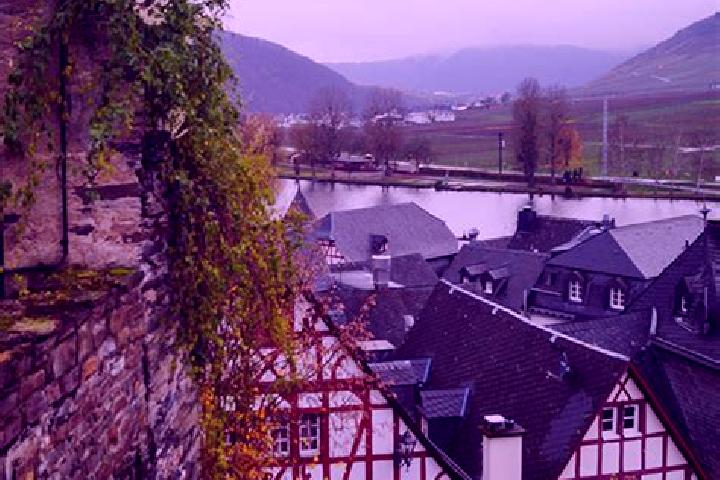 Riley, 33 — Escort in Beilstein, Germany
