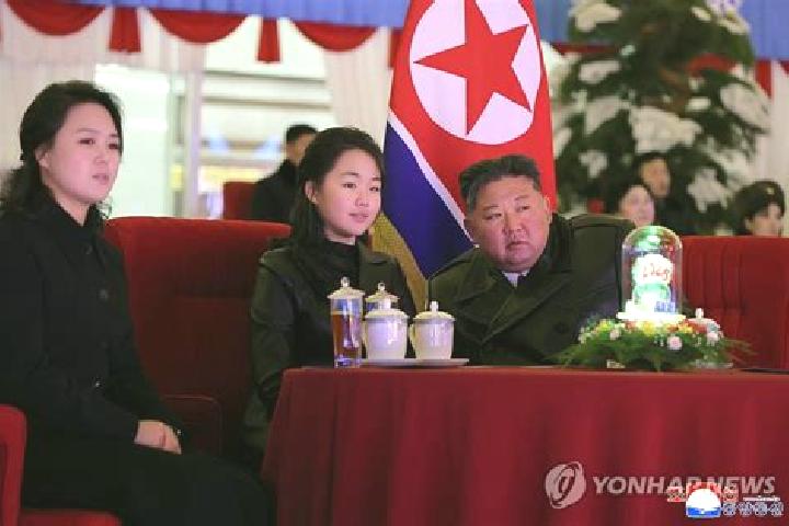 Riley, 33 — Escort in Songnae-ri, North Korea