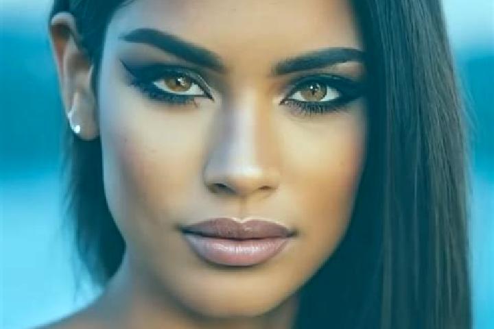 Riley, 34, a auburn amber-eyed latina companion based in Fariman. Offering Travel Companion, OWO, Fetish. Available for incall and outcall, overnight booking...