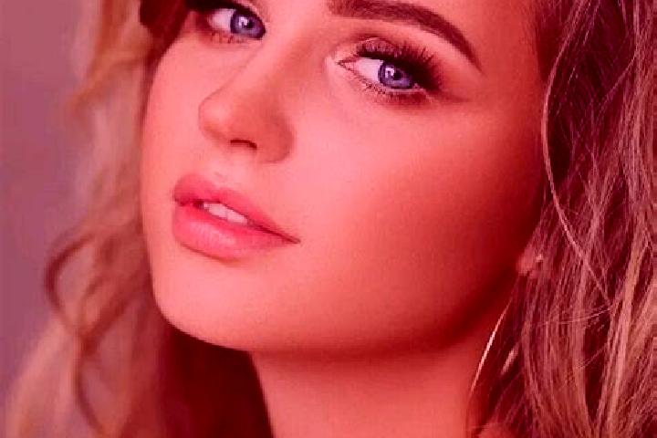 Riley, 34, a dark blonde blue-eyed mediterranean companion based in Luck. Offering BDSM, Travel Companion, Girlfriend Experience. Available for incall and ou...