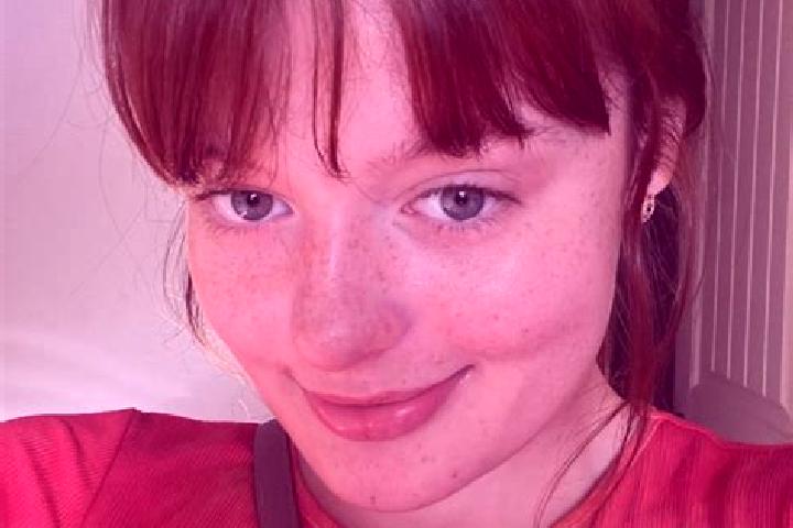 Riley, 34, a red green-eyed european companion based in Tabouttou. Offering Roleplay, Erotic Massage, Striptease. Available for incall and outcall, overnight...