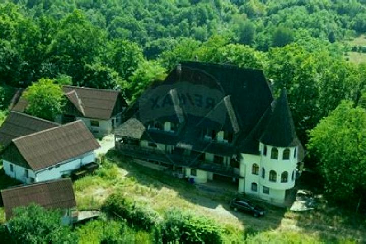 Riley, 34 — Escort in Berchezoaia, Romania