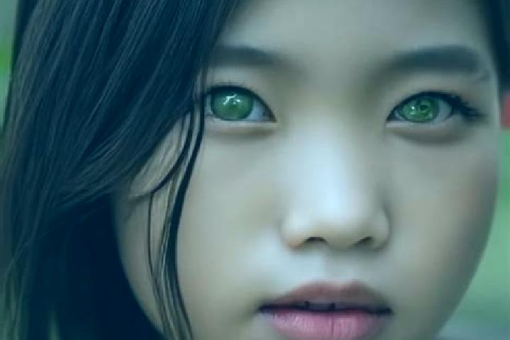 Riley, 35, a chestnut green-eyed asian companion based in Lumut. Offering GFE, OWO, Domination, 69. Available for incall and outcall, day and evening dates.