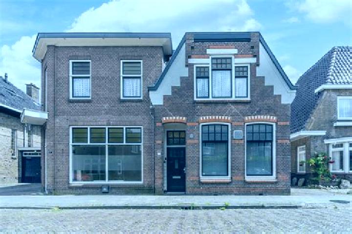 Riley, 35 — Escort in Berbroek, Belgium
