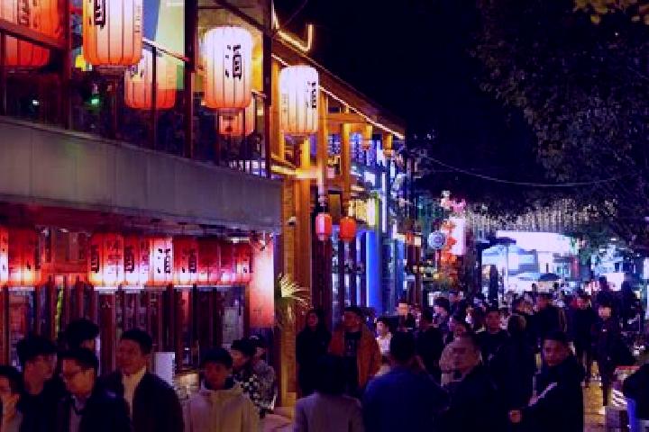 Riley, 35 — Escort in Jinniu, China