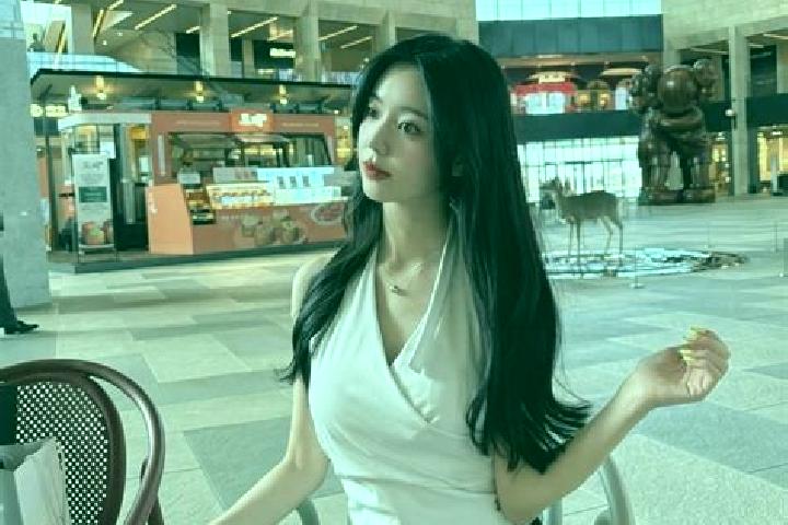 Riley, 35 — Escort in Zhouxin, China