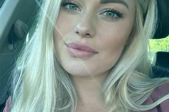 Riley, 36, a blonde green-eyed mixed companion based in Zlatar. Offering BDSM, Fetish, Deep French Kissing, A-Level. Available for incall and outcall, overni...