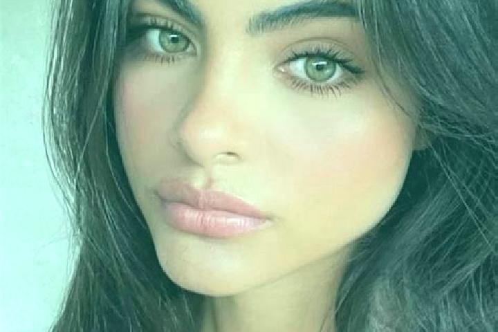 Riley, 36, a brunette green-eyed middle eastern companion based in Genis. Offering CIM, Girlfriend Experience, Striptease, GFE. Available for incall and outc...