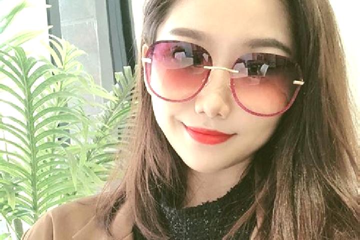 Riley, 36 — Escort in Caowei, China