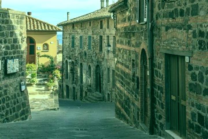 Riley, 36 — Escort in Radicofani, Italy