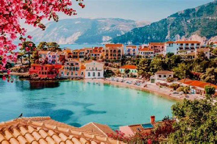 Riley, 36 — Escort in Triadhion, Greece