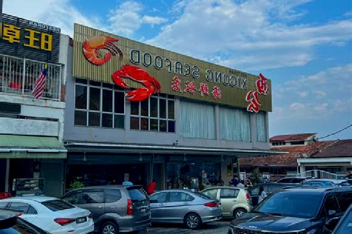 Riley, 36 — Escort in Xigong, China