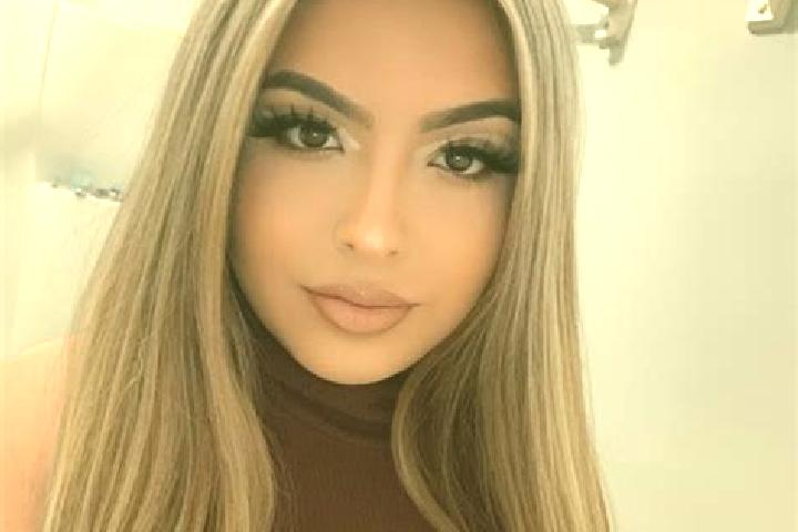 Riley, 38, a red blue-eyed latina companion based in Maximiliano de Almeida. Offering Girlfriend Experience, Striptease, Fetish, A-Level, Tantra. Available f...