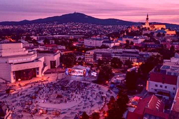 Riley, 38 — Escort in Golianovo, Slovakia