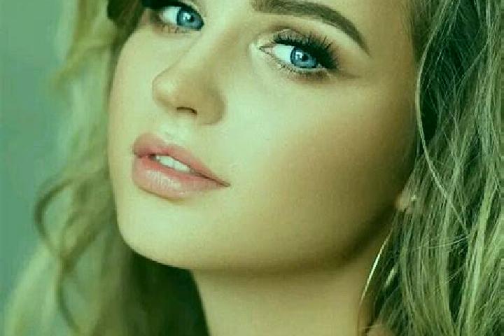 Rose, 20, a dark blonde blue-eyed asian companion based in Elm City. Offering A-Level, Deep French Kissing, Party Girl. Available for incall and outcall, ove...