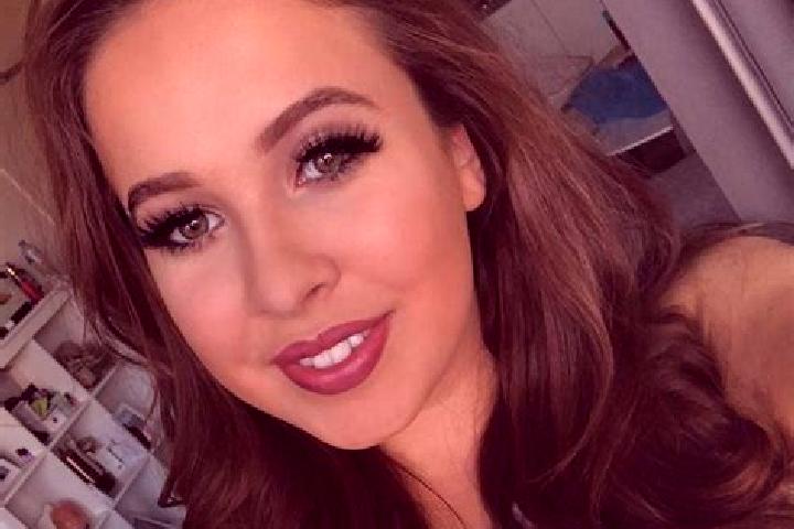Rose, 20, a dark blonde dark-eyed caucasian companion based in Paranacity. Offering CIM, A-Level, Dinner Date. Available for incall and outcall, day and even...