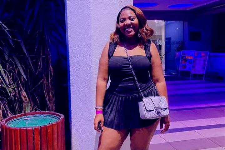 Rose, 20 — Escort in Amandelbult, South Africa