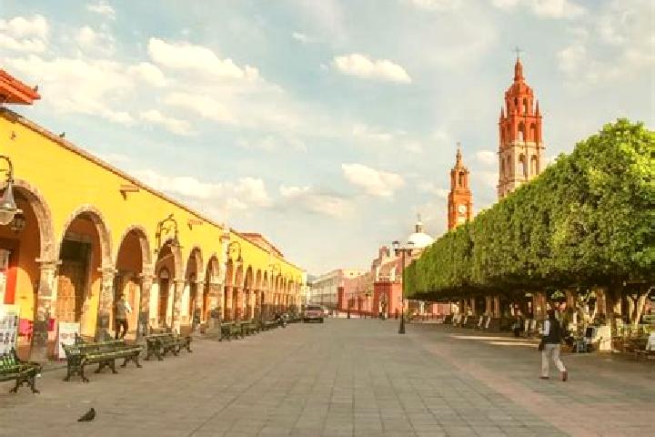Rose, 20 — Escort in Camembaro, Mexico