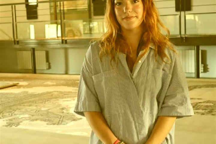 Rose, 20 — Escort in Clonas-sur-Vareze, France
