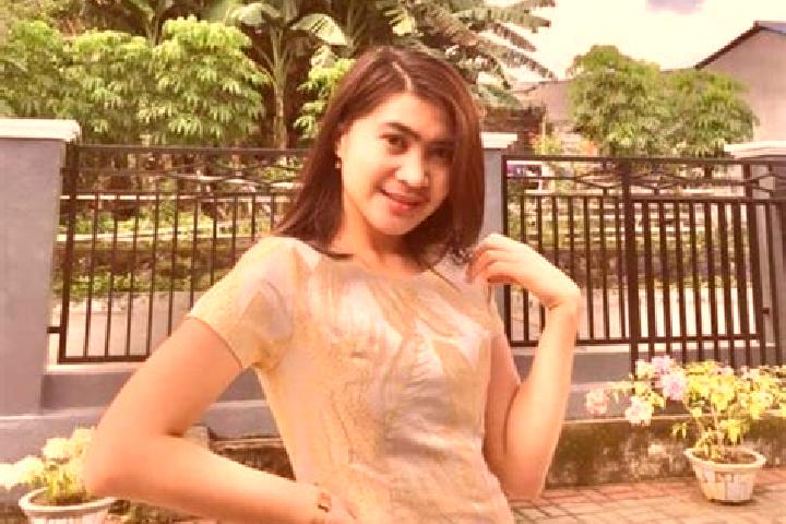 Rose, 20 — Escort in Lembor, Indonesia