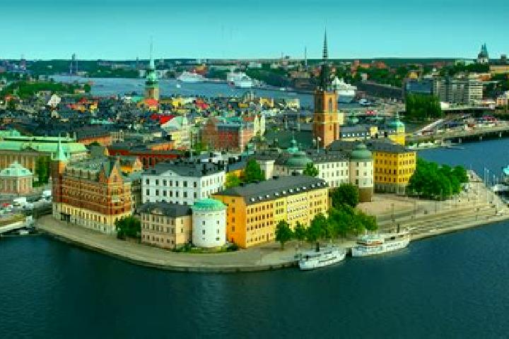 Rose, 20 — Escort in Naessjoe, Sweden