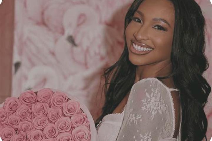 Rose, 20 — Escort in New Berlinville, United States